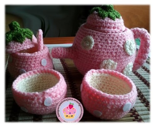 teaset strawberry crochet amigurumi